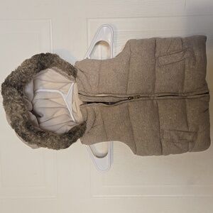 Baby GAP Size 4 Sparkle Hooded Vest in Light Beige